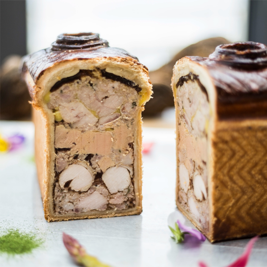 Pâté en croûte de volaille et de fois gras